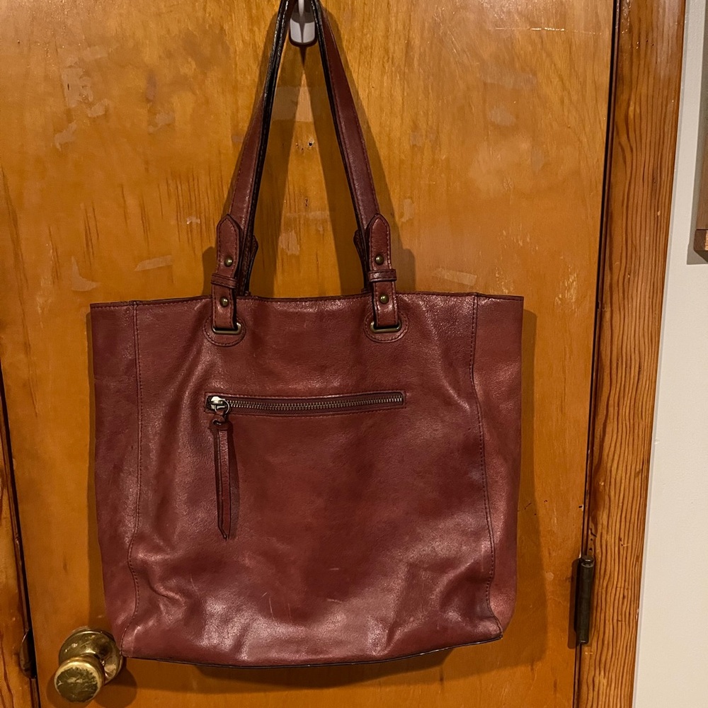 Wilson’s leather tote